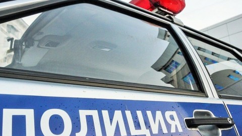 Сотрудники полиции областного центра установили подозреваемую в краже денег с банковской карты